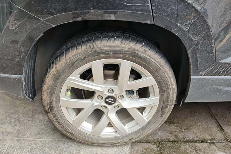 Used Jetta VS5 2022 280TSI Automatic Enjoyment Pro Trim Right Rear Wheel Hub
