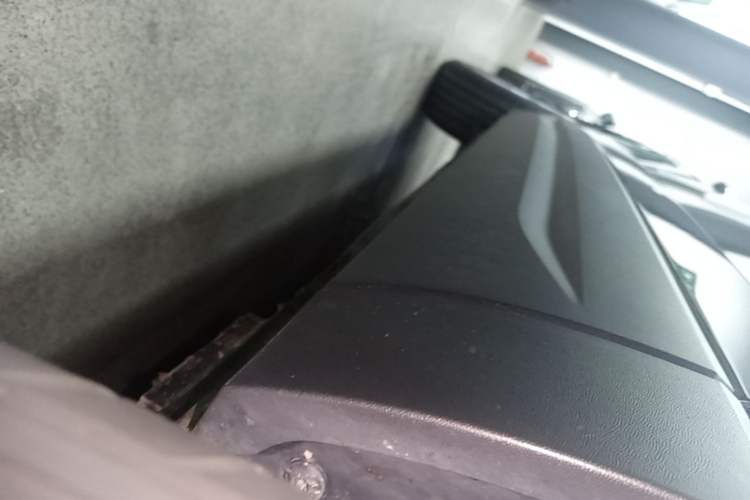 Used Jetta VS5 2022 280TSI Automatic Trendy Pro Version Right Side Sill