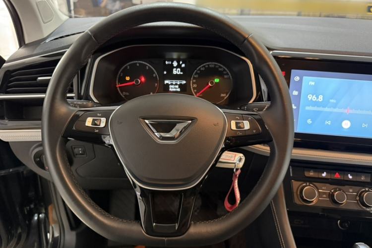 Used Jetta VS5 2022 280TSI Automatic Trend Edition Steering Wheel