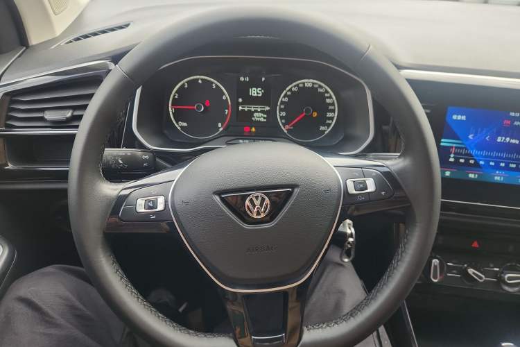 Used Jetta VS5 2022 280TSI Automatic Trendy Pro Version Steering Wheel