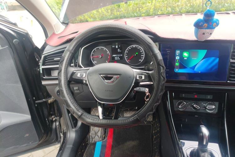 Used Jetta VS5 2022 280TSI Automatic Trendy Pro Version Steering Wheel