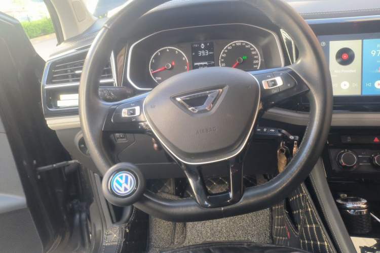 Used Jetta VS5 2022 280TSI Automatic Trendy Pro Version Steering Wheel