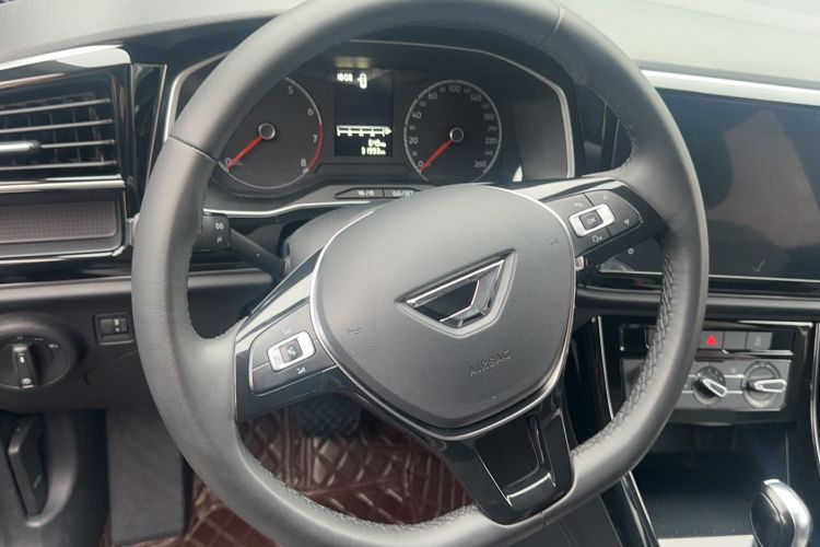 Used Jetta VS5 2022 280TSI Automatic Trendy Pro Version Steering Wheel