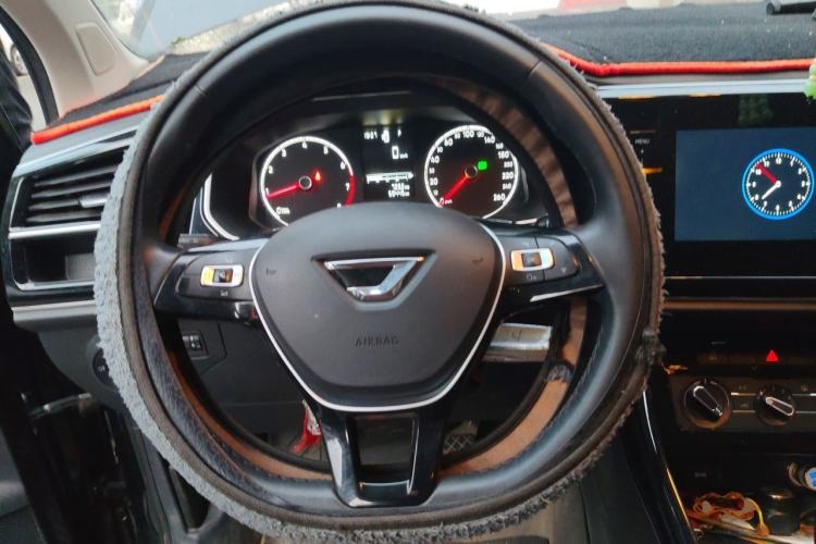 Used Jetta VS5 2022 280TSI Automatic Trendy Pro Version Steering Wheel