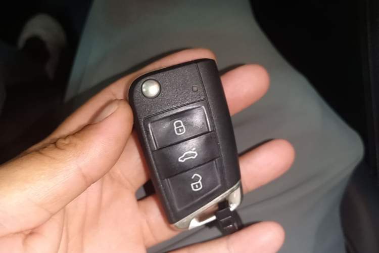 Used Jetta VS5 2022 280TSI Automatic Trendy Pro Version Vehicle Key