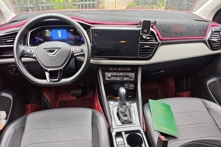 Used Jetta VS5 2022 280TSI Automatic Glory Edition Center Console
