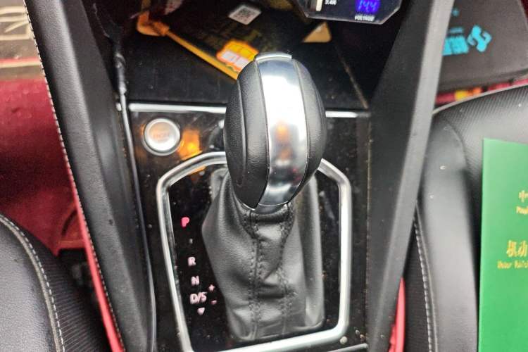 Used Jetta VS5 2022 280TSI Automatic Glory Edition Gear Lever