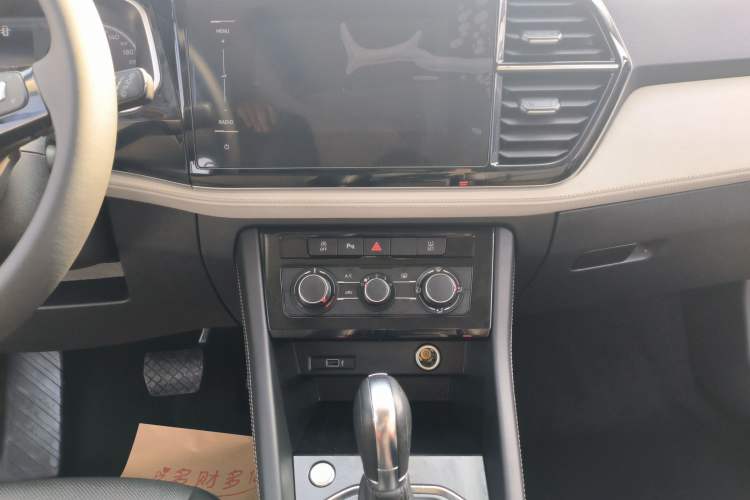 Used Jetta VS5 2022 280TSI Automatic Enjoyment Model Audio And AC Panel