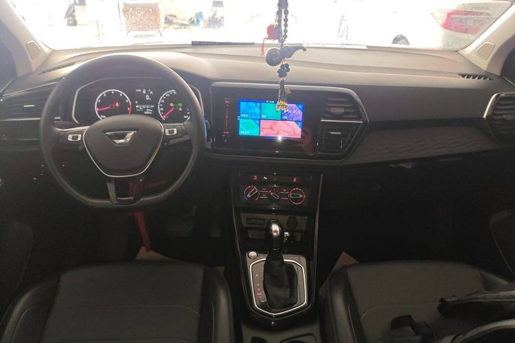 Used Jetta VS5 2022 280TSI Automatic Enjoyment Pro Trim Center Console