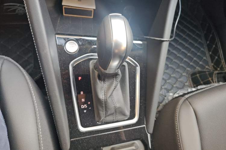 Used Jetta VS5 2022 280TSI Automatic High-Gloss Enjoyment Model Gear Lever