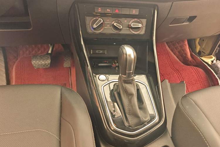 Used Jetta VS5 2022 280TSI Automatic Enjoyment Pro Trim Gear Lever