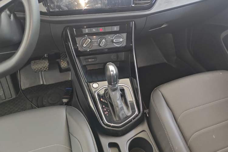 Used Jetta VS5 2022 280TSI Automatic Enjoyment Pro Trim Gear Lever