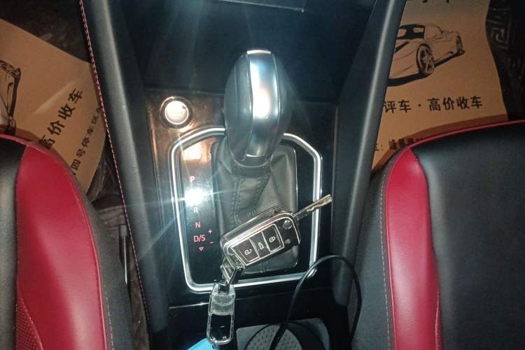 Used Jetta VS5 2022 280TSI Automatic High-Gloss Glory Edition Gear Lever