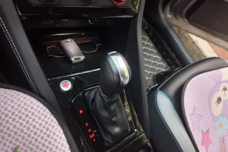 Used Jetta VS5 2022 280TSI Automatic High-Gloss Enjoyment Model Gear Lever