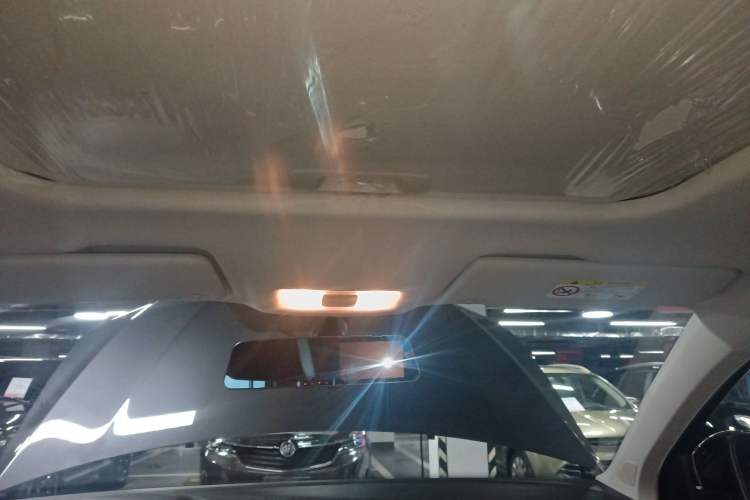 Used Jetta VS5 2022 280TSI Automatic High-Gloss Glory Edition Headliner