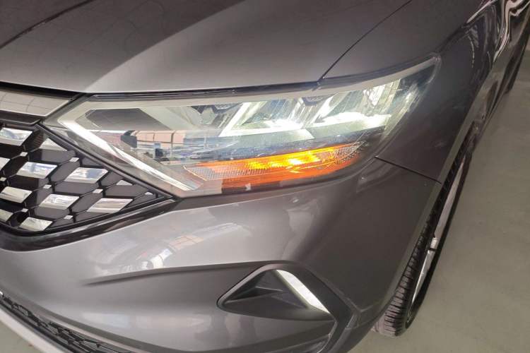 Used Jetta VS5 2022 280TSI Automatic Enjoyment Pro Trim Left Front Headlight