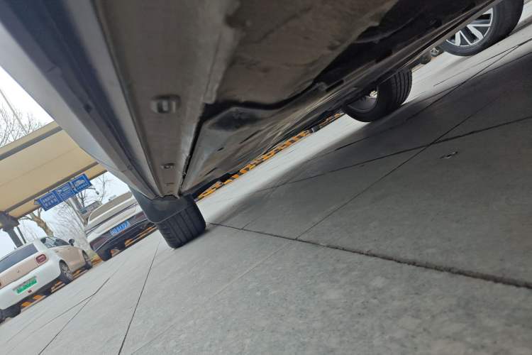 Used Jetta VS5 2022 280TSI Manual Advanced Pro Trim Left Side Sill