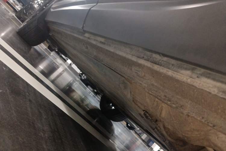 Used Jetta VS5 2022 280TSI Automatic High-Gloss Glory Edition Left Side Sill