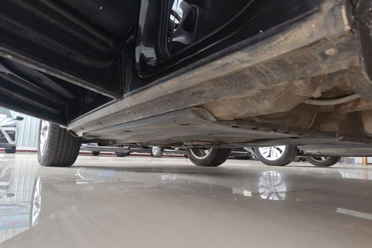 Used Jetta VS5 2022 280TSI Automatic Trend Edition Left Side Sill