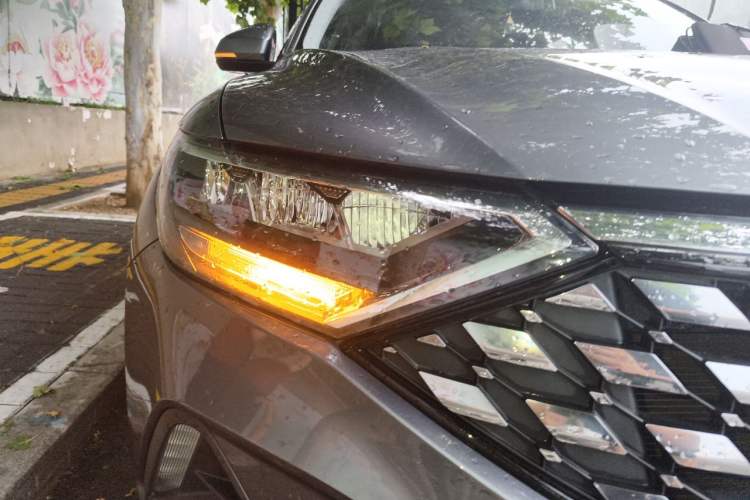 Used Jetta VS5 2022 280TSI Automatic Trendy Pro Version Right Front Headlight