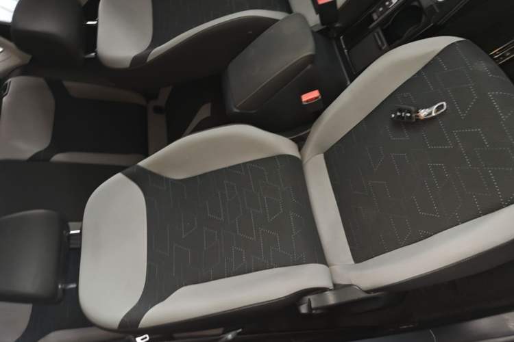 Used Jetta VS5 2022 280TSI Automatic Trend Edition Right Front Seat