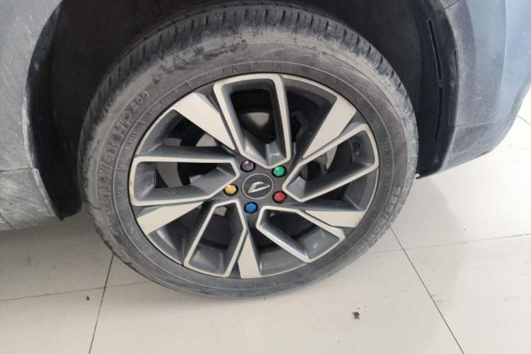 Used Jetta VS5 2022 280TSI Automatic Glory Pro Right Front Wheel Hub