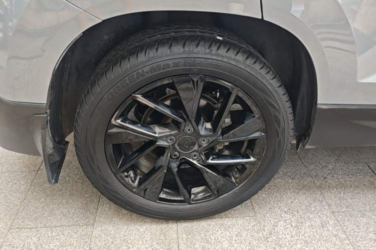 Used Jetta VS5 2022 280TSI Automatic High-Gloss Enjoyment Model Right Rear Wheel Hub