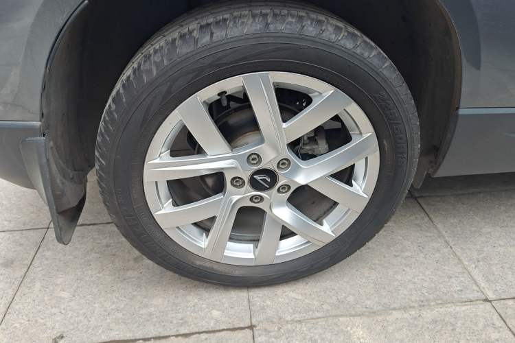 Used Jetta VS5 2022 280TSI Manual Advanced Pro Trim Right Rear Wheel Hub