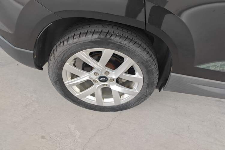 Used Jetta VS5 2022 280TSI Automatic Enjoyment Pro Trim Right Rear Wheel Hub