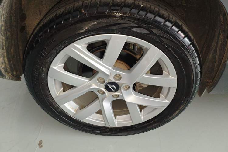 Used Jetta VS5 2022 280TSI Automatic Enjoyment Pro Trim Right Rear Wheel Hub