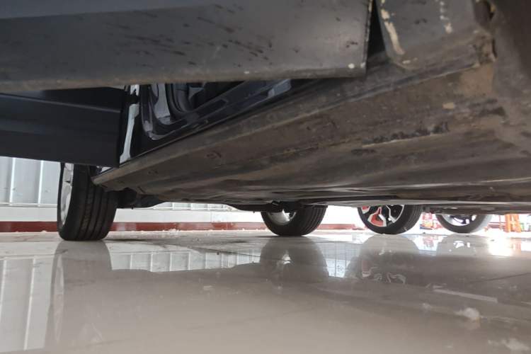 Used Jetta VS5 2022 280TSI Automatic Trend Edition Right Side Sill