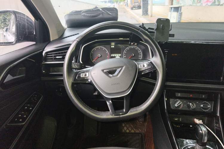 Used Jetta VS5 2022 280TSI Automatic Trendy Pro Version Steering Wheel