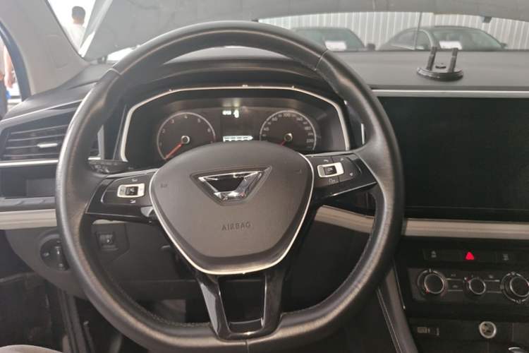 Used Jetta VS5 2022 280TSI Automatic Trend Edition Steering Wheel