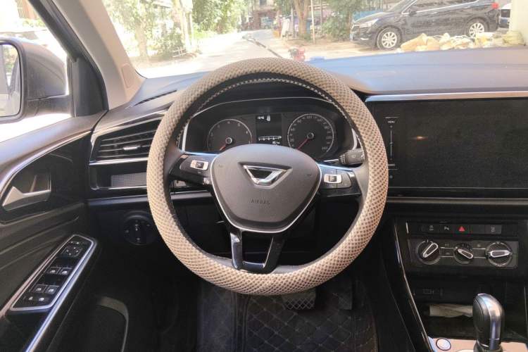 Used Jetta VS5 2022 280TSI Automatic Enjoyment Pro Trim Steering Wheel