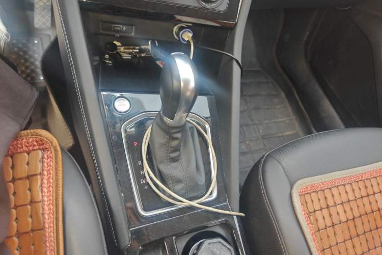 Used Jetta VS5 2022 280TSI Automatic Enjoyment Model Gear Lever