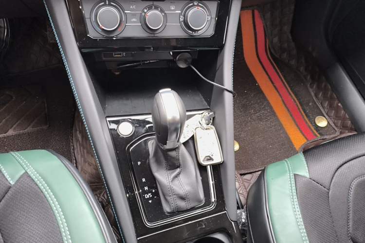 Used Jetta VS5 2022 280TSI Automatic High-Gloss Enjoyment Model Gear Lever