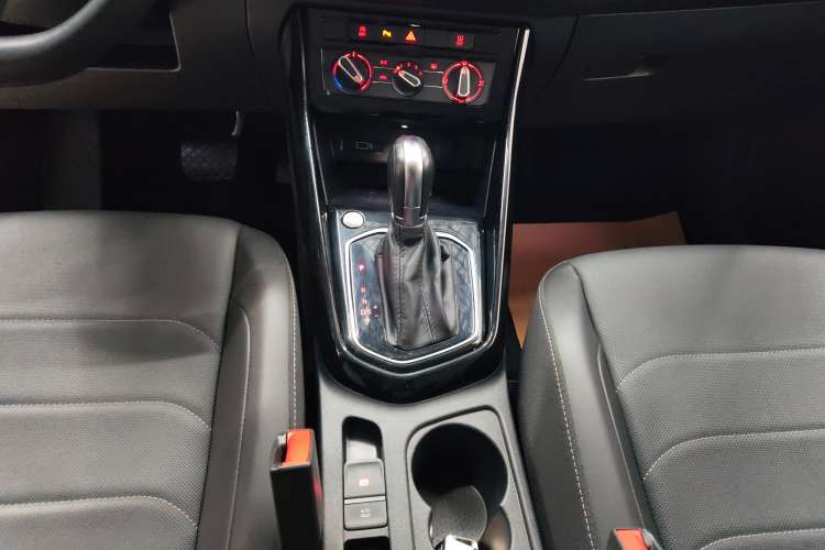 Used Jetta VS5 2022 280TSI Automatic Enjoyment Pro Trim Gear Lever