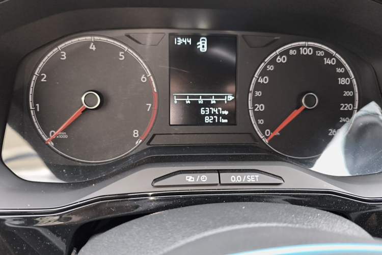 Used Jetta VS5 2022 280TSI Automatic High-Gloss Enjoyment Model Odometer Close Up