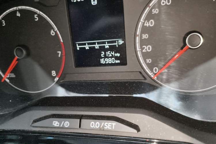Used Jetta VS5 2022 280TSI Automatic High-Gloss Enjoyment Model Odometer Close Up