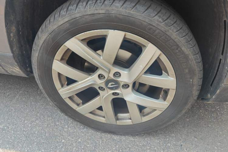 Used Jetta VS5 2022 280TSI Automatic Enjoyment Model Right Front Wheel Hub