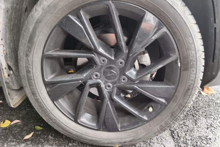 Used Jetta VS5 2022 280TSI Automatic High-Gloss Enjoyment Model Right Front Wheel Hub