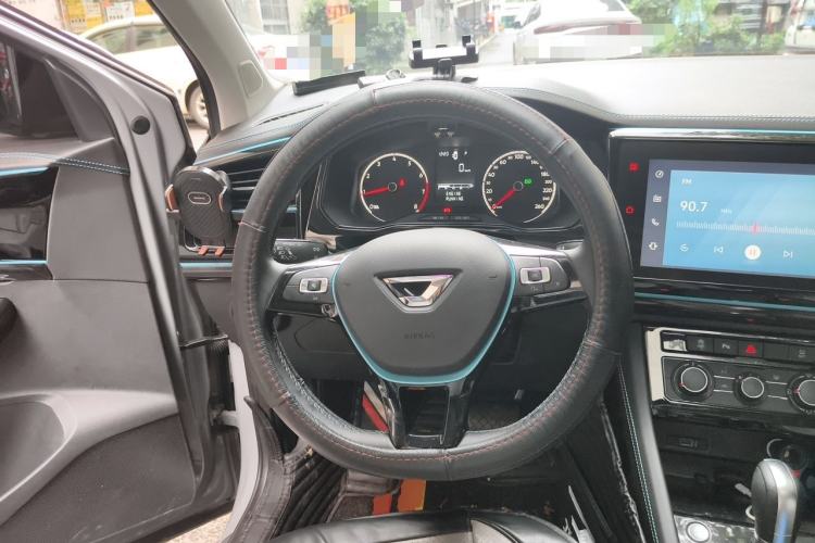 Used Jetta VS5 2022 280TSI Automatic High-Gloss Enjoyment Model Steering Wheel