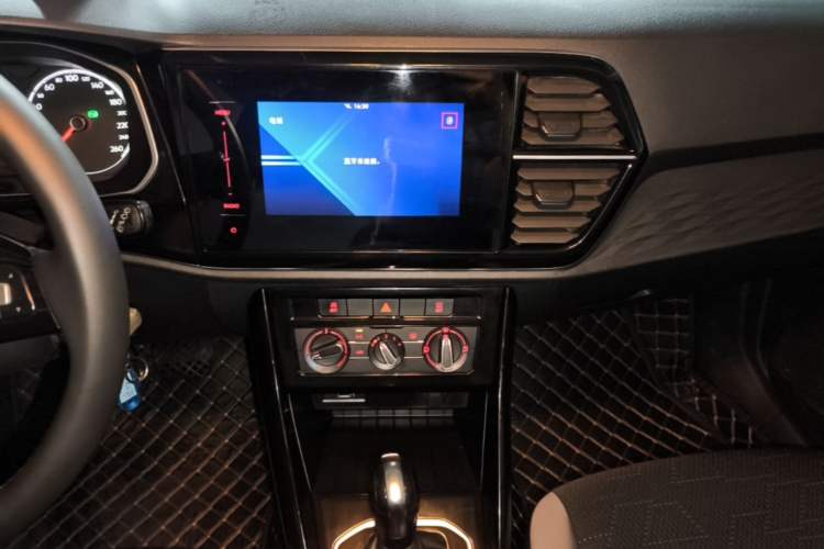 Used Jetta VS5 2022 280TSI Automatic Trendy Pro Version Audio And AC Panel