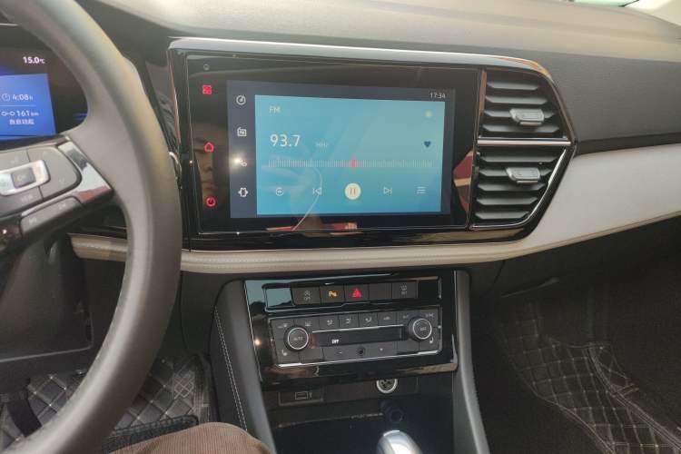 Used Jetta VS5 2022 280TSI Automatic Glory Edition Audio And AC Panel