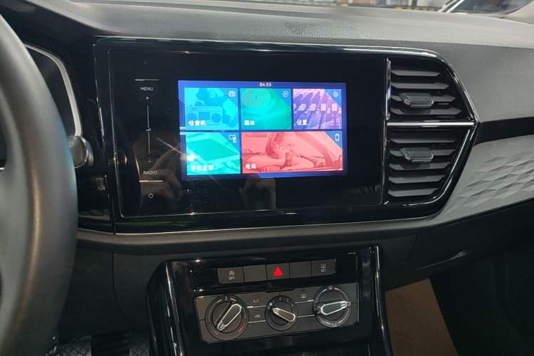 Used Jetta VS5 2022 280TSI Automatic Trendy Pro Version Audio And AC Panel