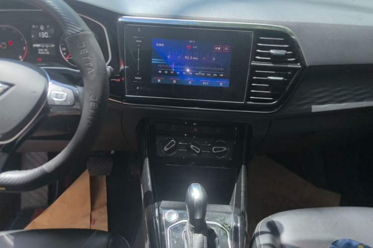 Used Jetta VS5 2022 280TSI Automatic Trendy Pro Version Audio And AC Panel