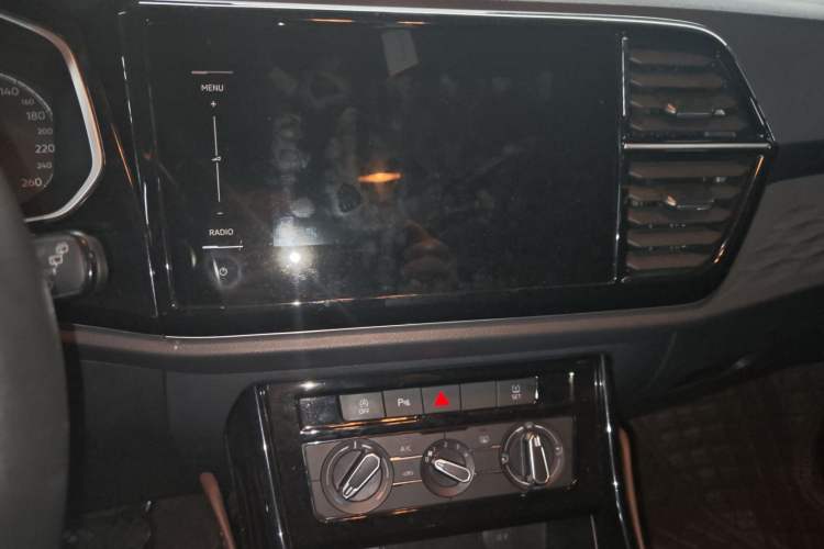 Used Jetta VS5 2022 280TSI Automatic Enjoyment Pro Trim Audio And AC Panel