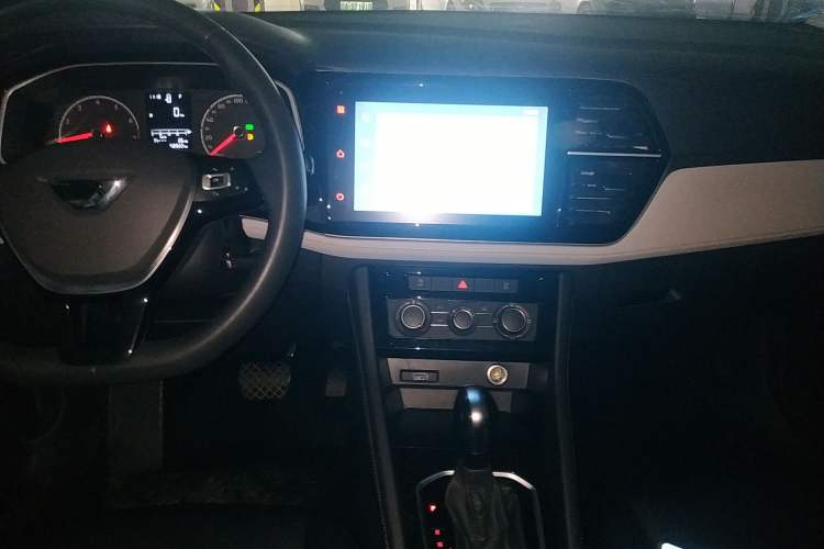 Used Jetta VS5 2022 280TSI Automatic Trend Edition Audio And AC Panel