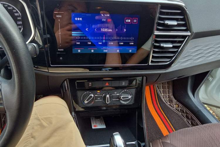Used Jetta VS5 2022 280TSI Automatic Trendy Pro Version Audio And AC Panel