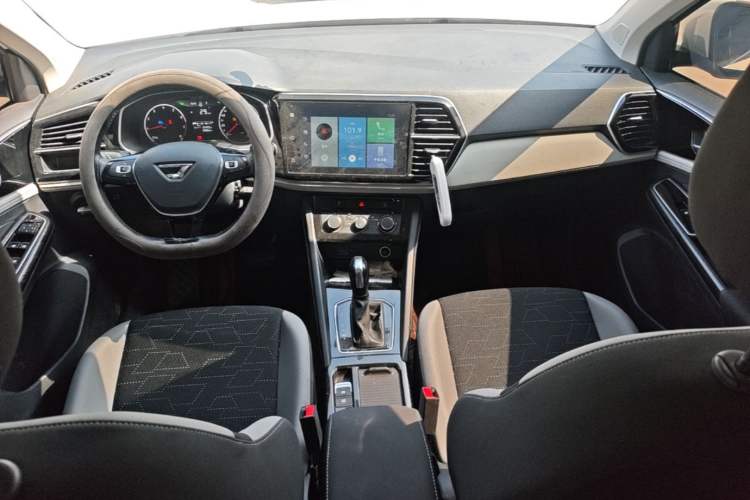 Used Jetta VS5 2022 280TSI Automatic Trend Edition Center Console